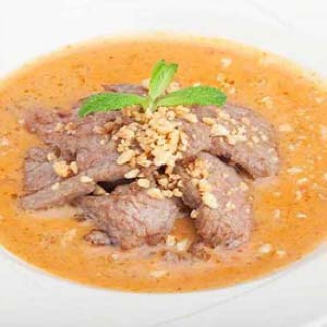 Beef in Thick Curry Peanut Sauce