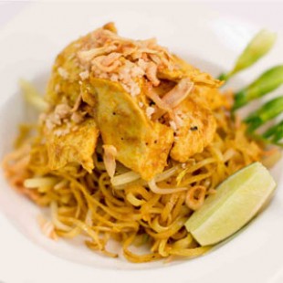 Chicken Curry Pad Thai