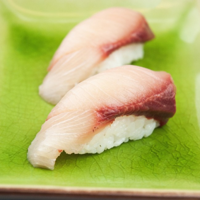 Yellowtail (Hamachi) Nigiri Sushi (2pcs)