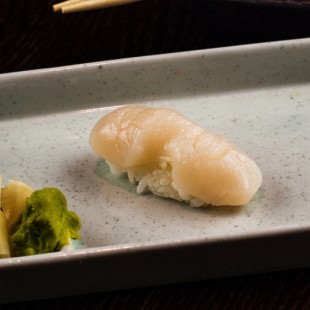 Scallop (Hotategai) Nigiri Sushi (2pcs)