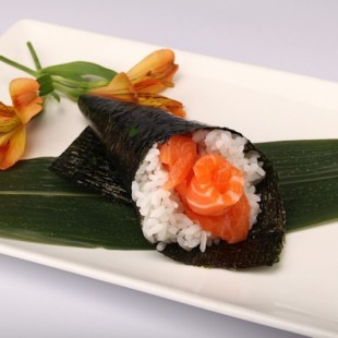 Salmon (Sake) Hand Roll (1pc)