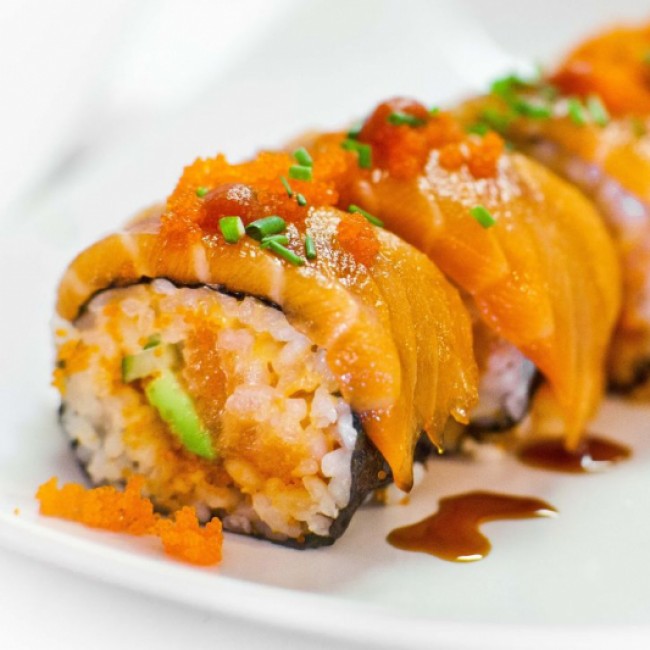 Spicy Salmon Crispy Roll (6pcs)