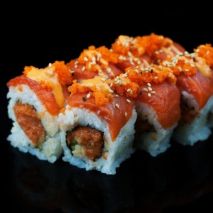 Red Dragon Roll (8pcs)