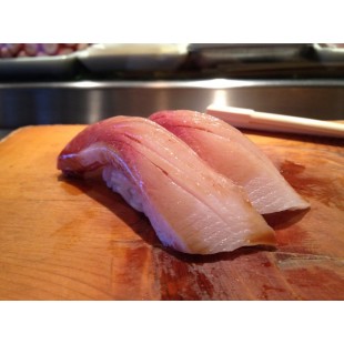 J3. Yellowtail Sushi (2pcs)