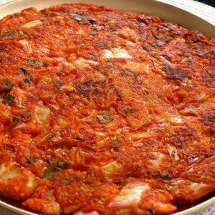 C02. Kimchi Pancake (泡菜煎餅 김치 전)