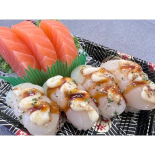 4. Scallop Torched Sushi (2pcs)