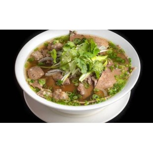 19. Rare Beef with Well Done Flank and Beef Balls Rice Noodle Soup (Large) 生牛肉熟牛腩牛丸粉 (大)