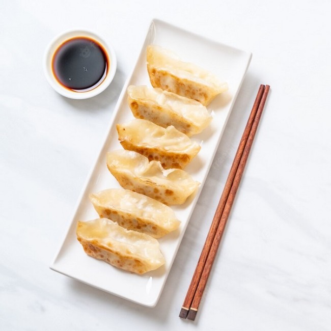 4. Gyoza (12pcs)