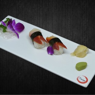 Surf Clam Sushi (2 pcs)