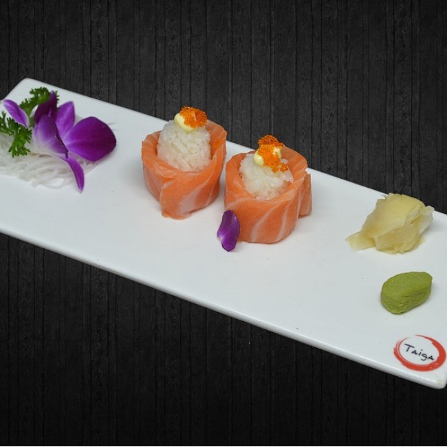 Salmon Rose Sushi (2 pcs)