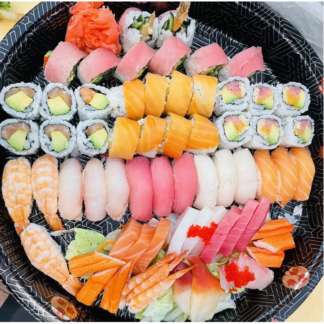 110. Sashimi and Sushi Party Tray (64pcs)